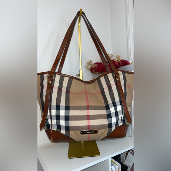 Burberry Handbags - Burberry Canterbury Tote